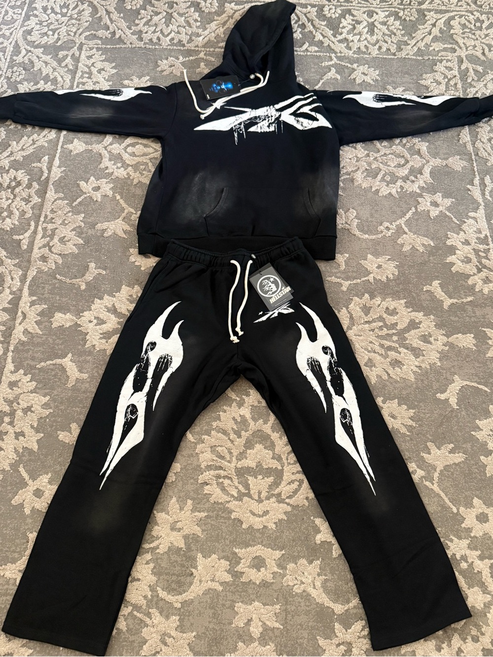 Hellstart tracksuits - Picture 2 of 6